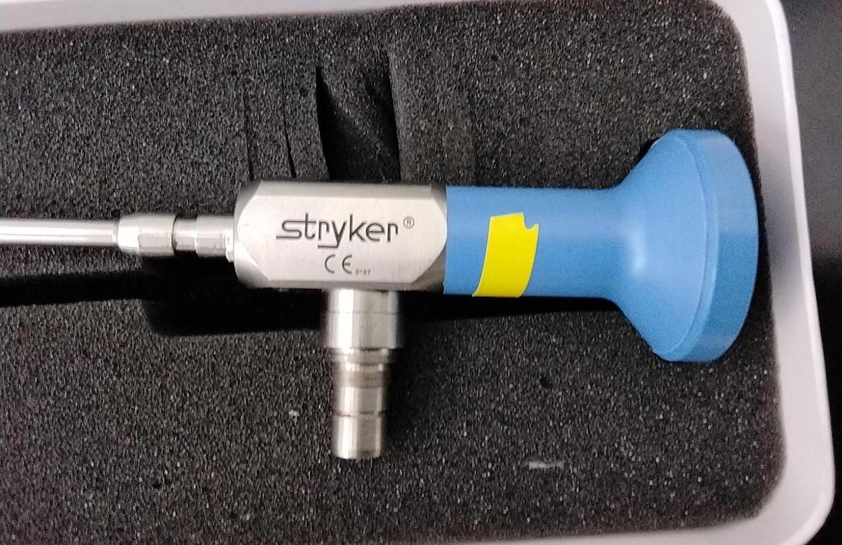 Used Stryker 502-477-031 4mm x 30 ° Autoclavable Arthroscope W/Protective Case