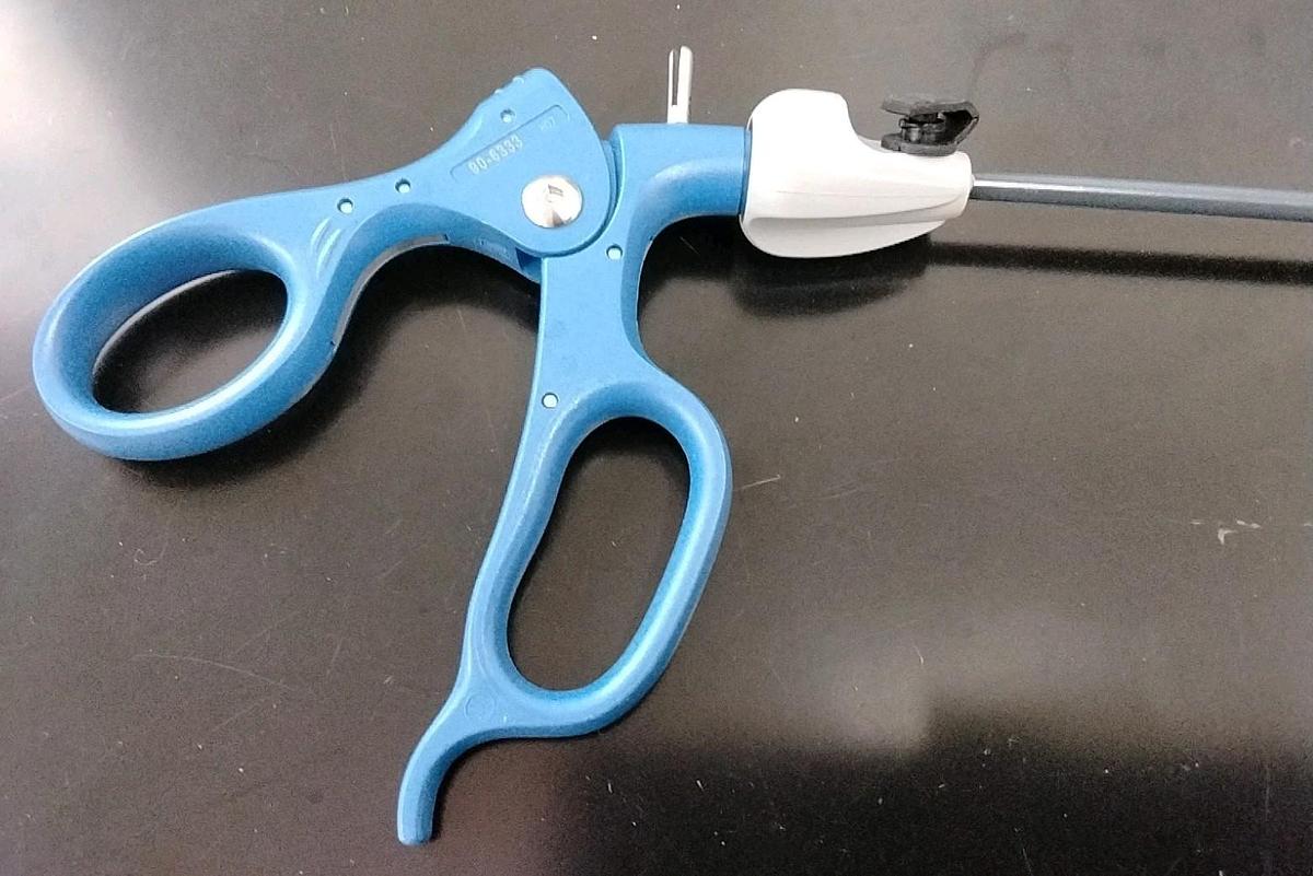 Used Snowden-Pencer 90-6333, Tapered, Curved, Micro Diamond Jaw Dissector