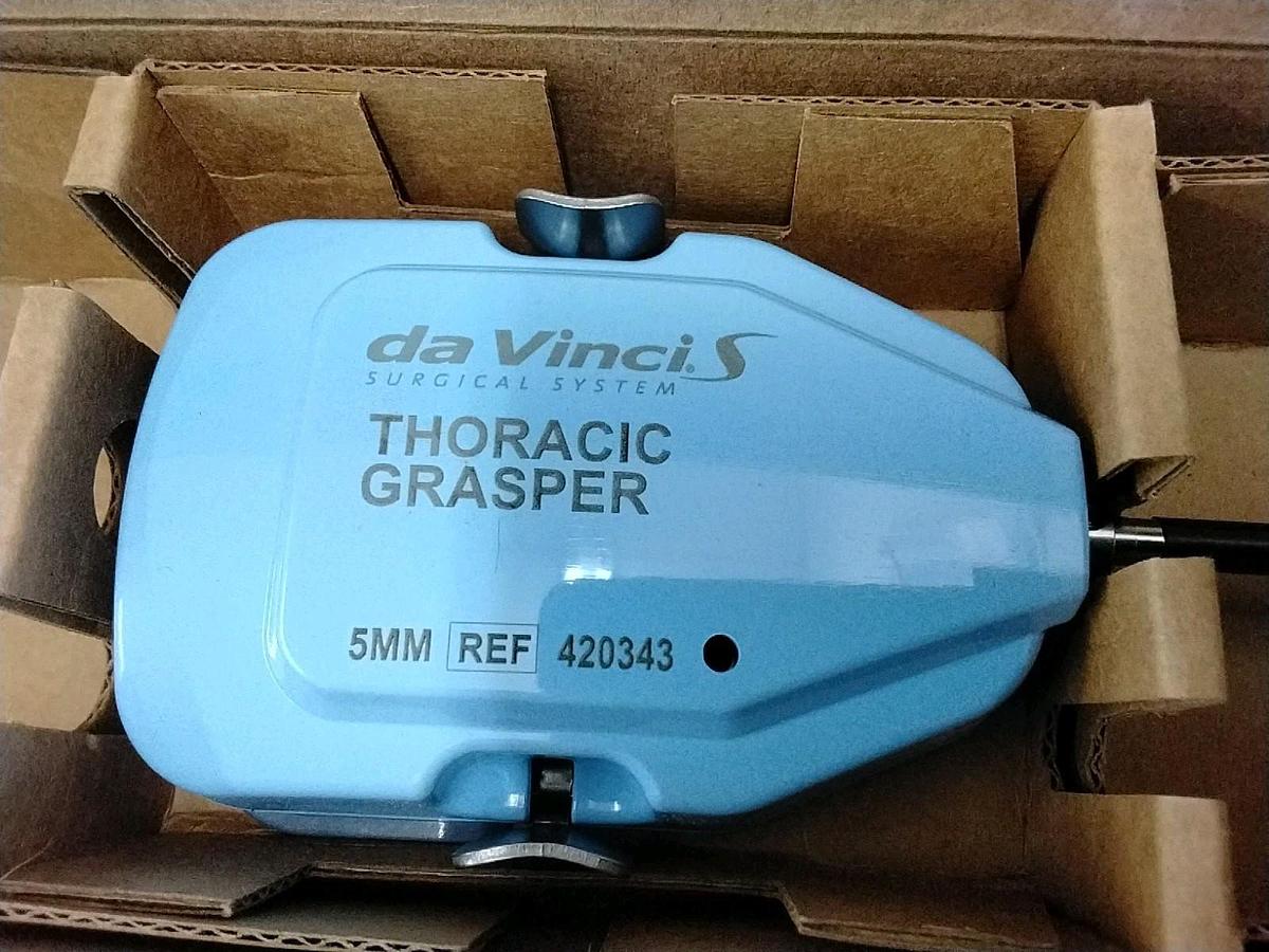 Used Intuitive Da Vinci Ref: 420343 SI/S Thoracic Grasper, 5 mm, New