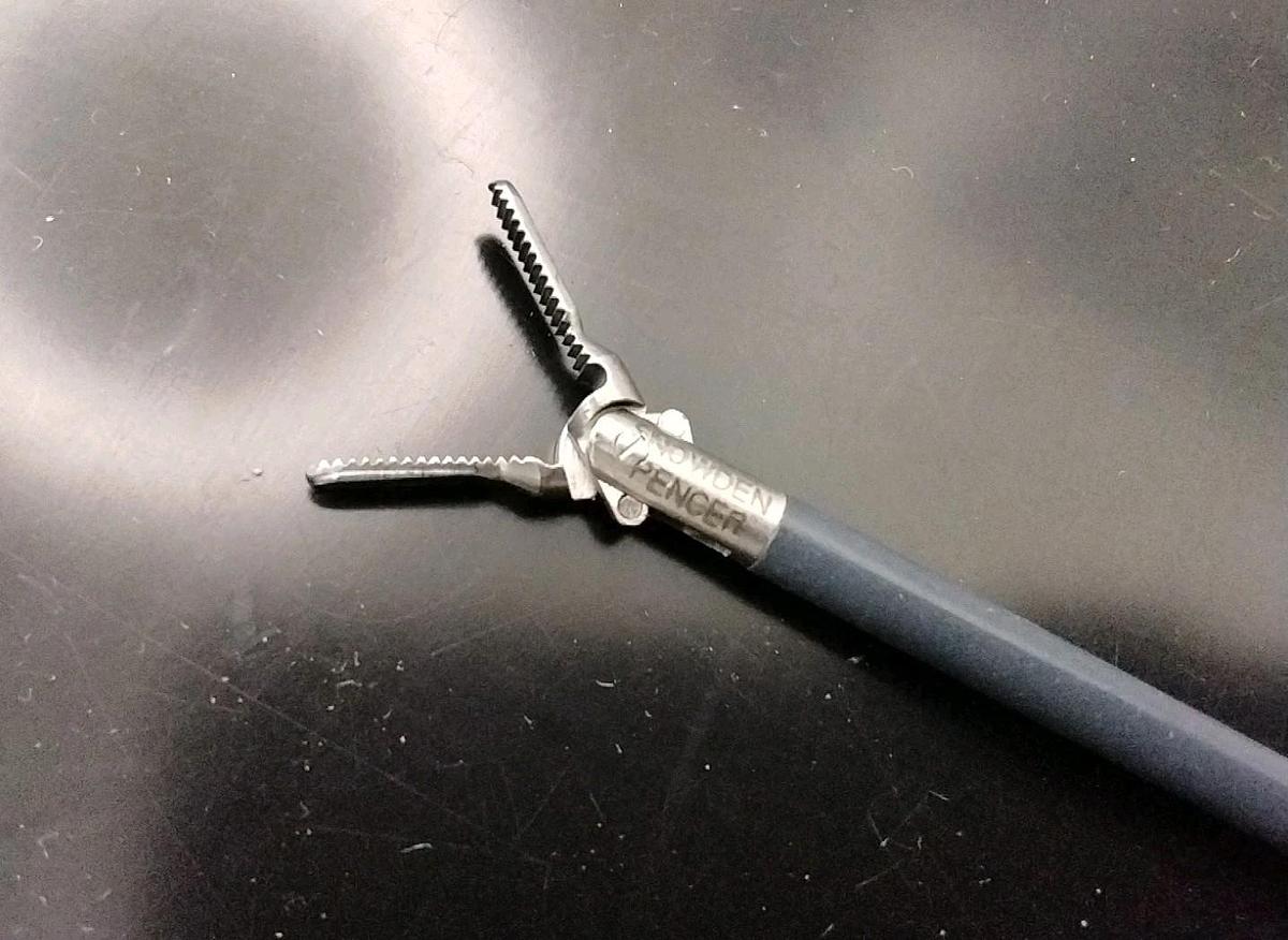 Used Snowden Pencer 90-6363 Duckbill Dissector Instrument 5mm x 36cm