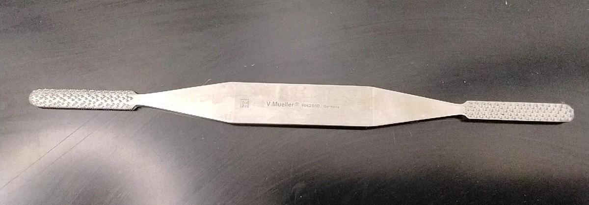 Used Von Mueller RH2010-003 Double-Ended Fomon Rasp 8-1/2" X 8mm