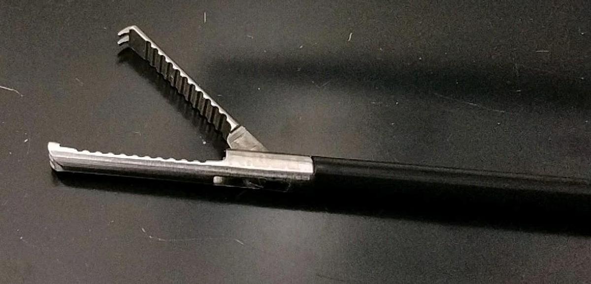 Used Richard Wolf 8383.4897 Retraction Grasper with Two Teeth 310mm Working Length