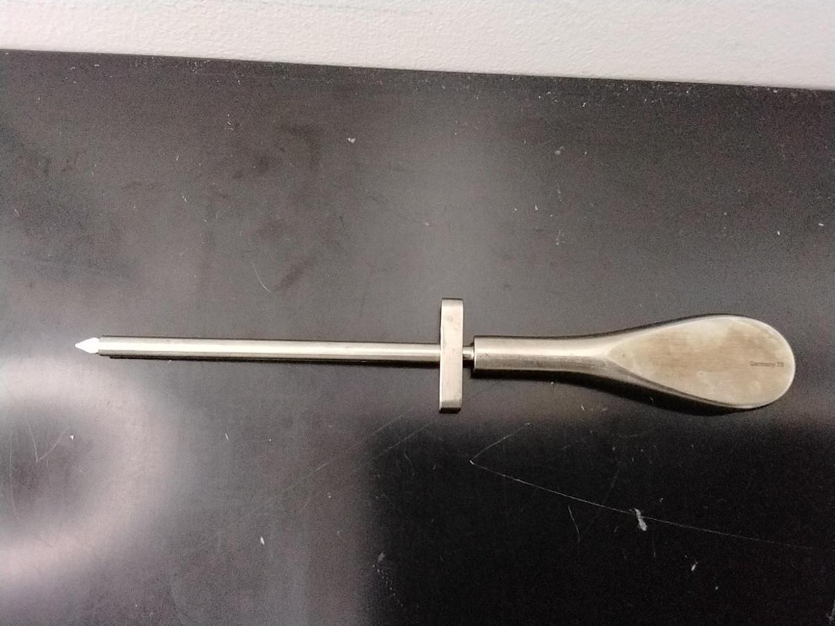 Used Von Mueller RH551-483 Steel 6.5 Inch 4.0mm Tip Trocar and Cannula