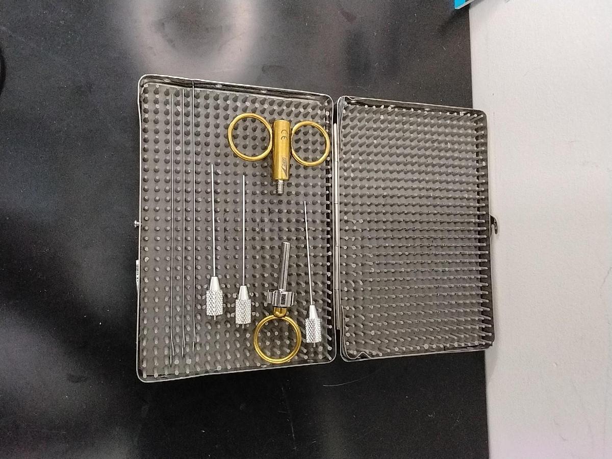 Used GORE 1GSP01 8 Piece Suture Passer Instrument Set W/Case