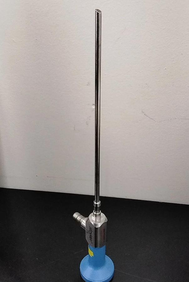Used Stryker 502-477-031 4mm x 30 ° Autoclavable Arthroscope W/Protective Case