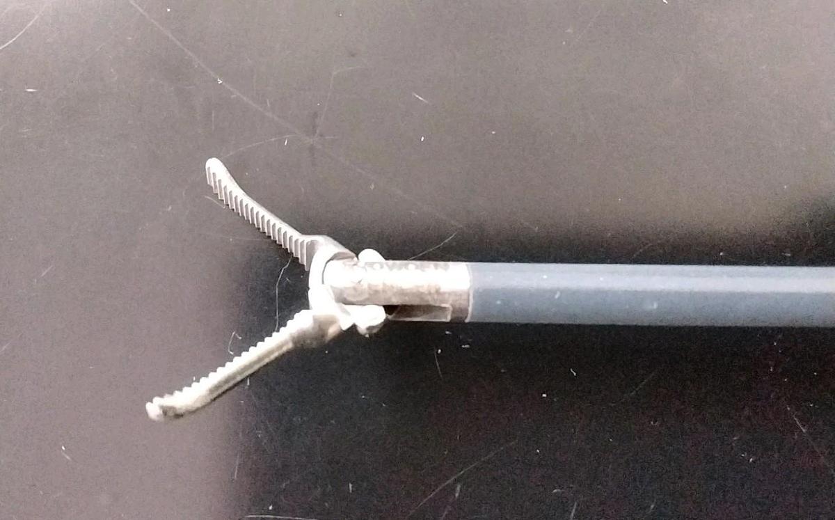 Used Snowden-Pencer 90-6333, Tapered, Curved, Micro Diamond Jaw Dissector