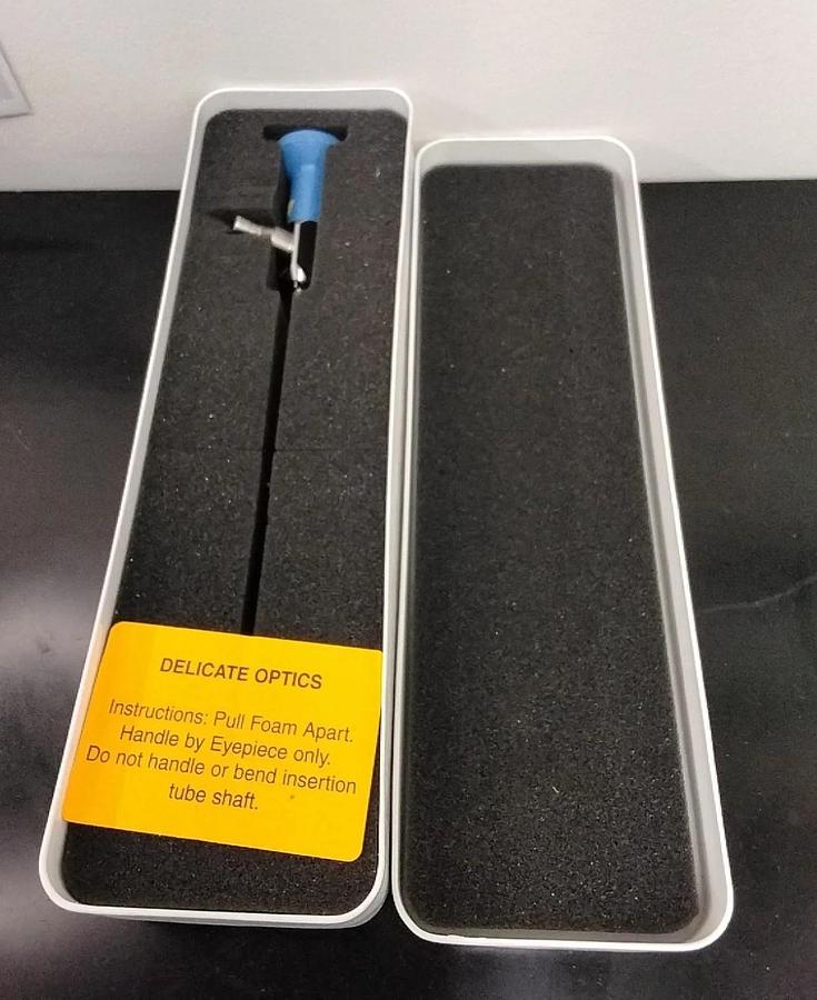 Used Stryker 502-477-031 4mm x 30 ° Autoclavable Arthroscope W/Protective Case