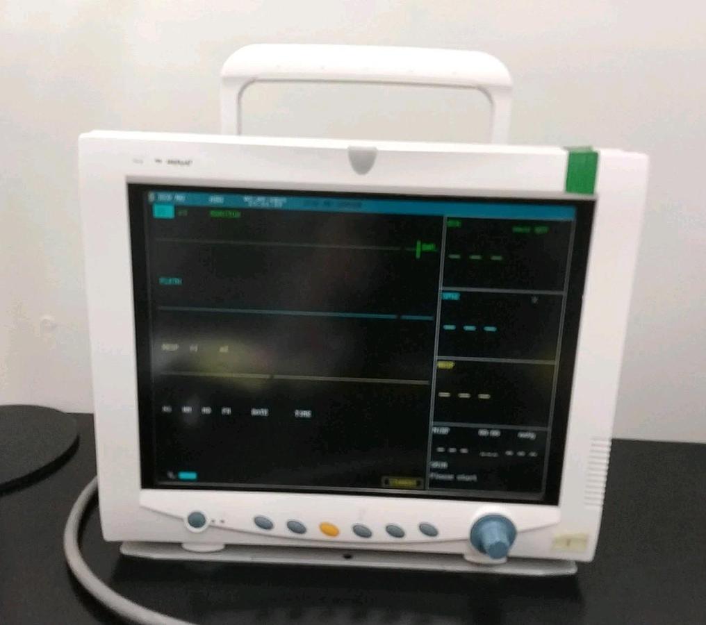 Used Mindray PM-9000 Patient Monitor