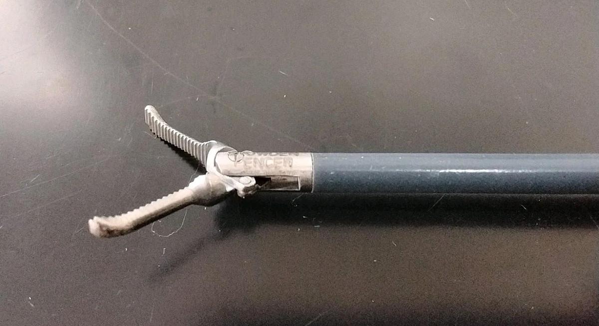 Used Snowden-Pencer 90-6333, Tapered, Curved, Micro Diamond Jaw Dissector