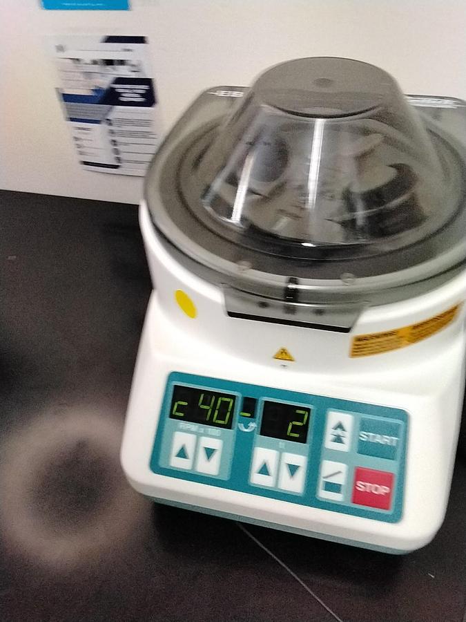 Used Hettich Zentrifugen EBA 20C 4500 RPM Centrifuge