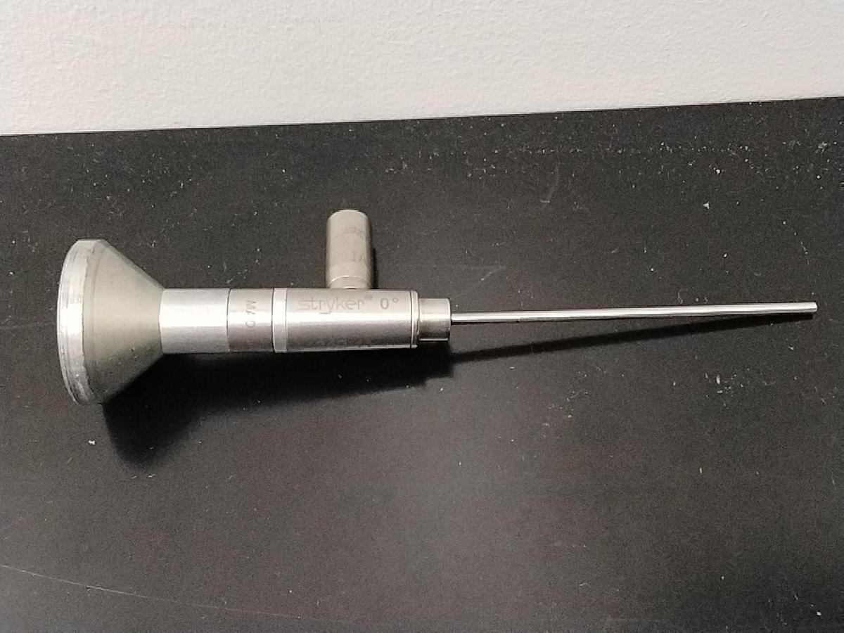 Used Stryker 342-11 2.3mm x 0° x 8cm Small Joint J-Lock Arthroscope W/Case