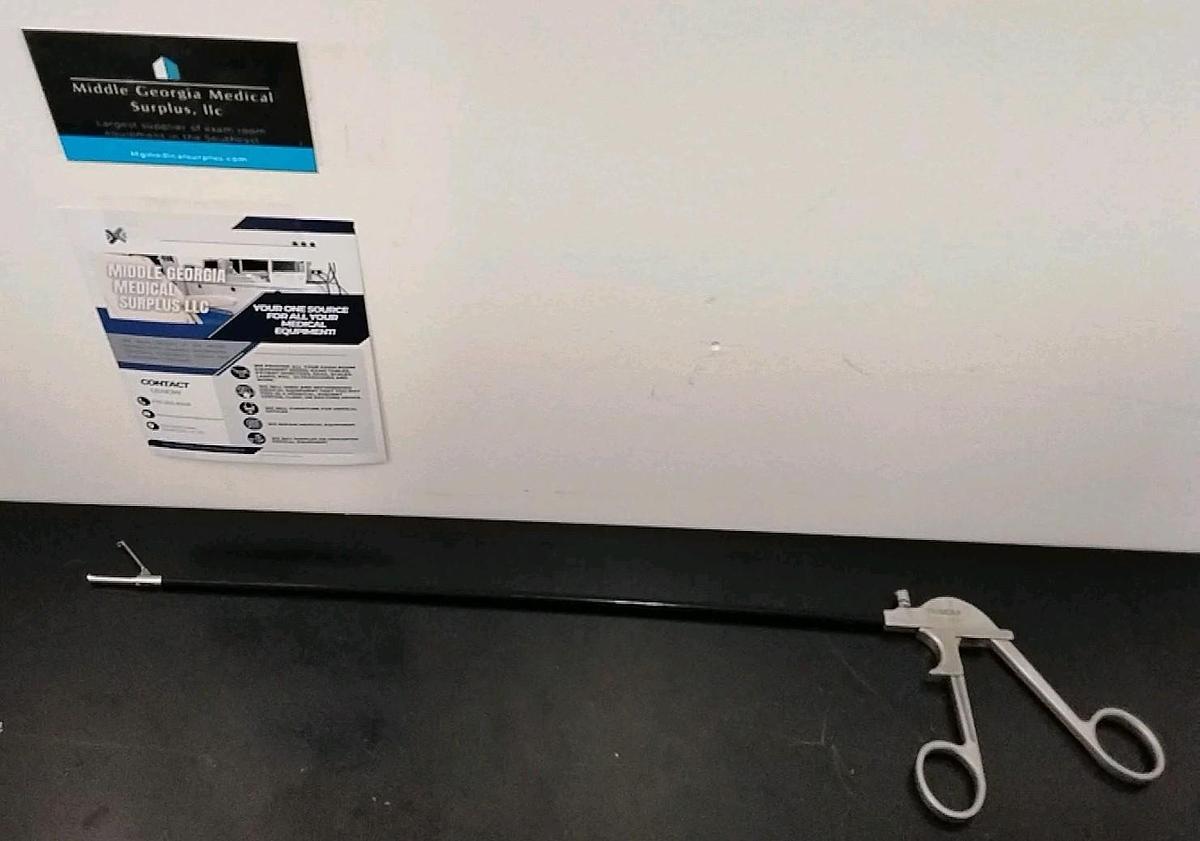 Used Richard Wolf 8383.4897 Retraction Grasper with Two Teeth 310mm Working Length