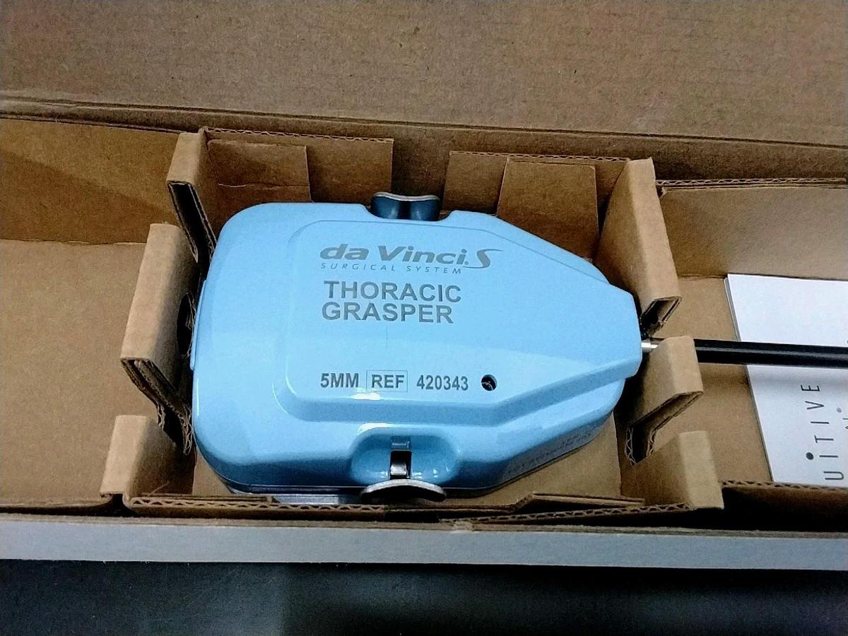 Used Intuitive Da Vinci Ref: 420343 SI/S Thoracic Grasper, 5 mm, New