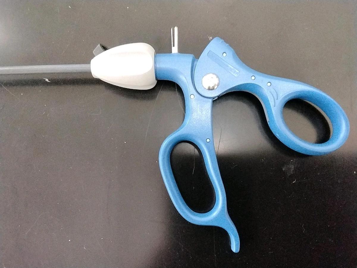 Used Snowden-Pencer 90-6333, Tapered, Curved, Micro Diamond Jaw Dissector