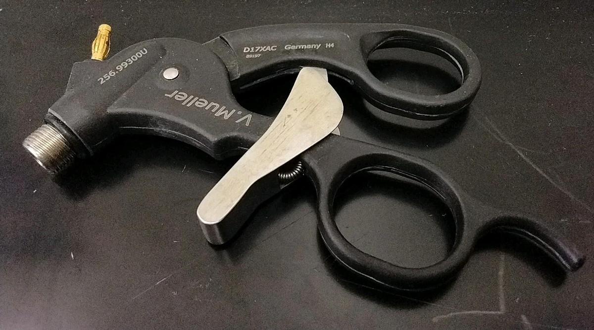 Used Von Mueller D17XAC Carbon Fiber Locking Handle