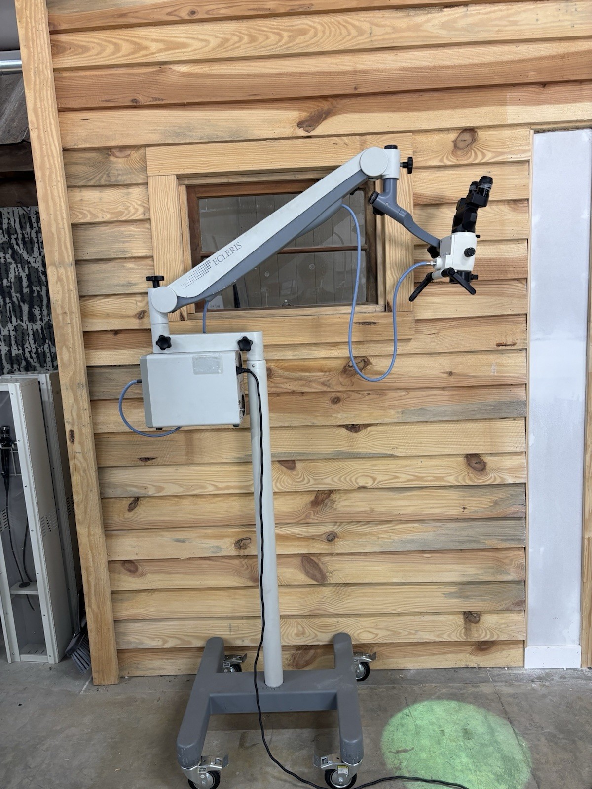 Used Ecleris Microstar Microscope U10M100F with Ecleris XENOLUX 180 Light Source