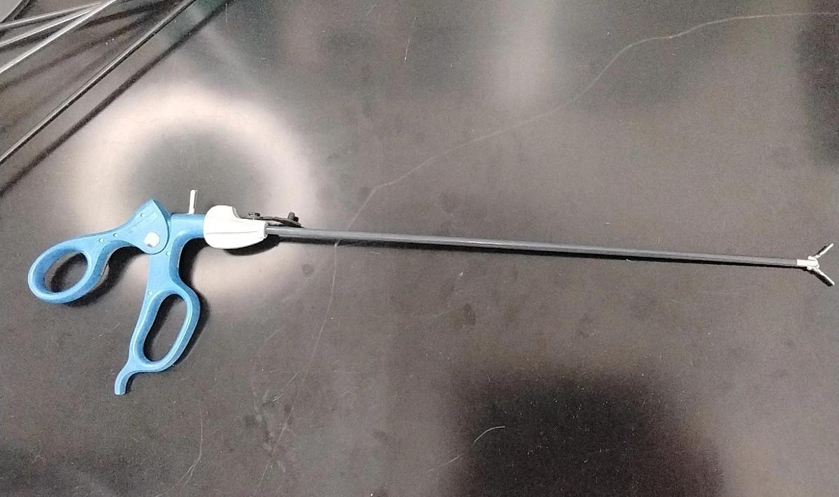 Used Snowden Pencer 90-6363 Duckbill Dissector Instrument 5mm x 36cm