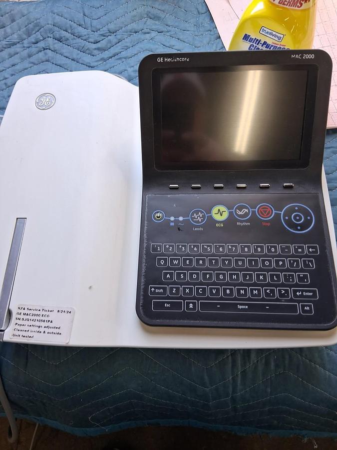 Used GE MAC 2000 EKG Machine