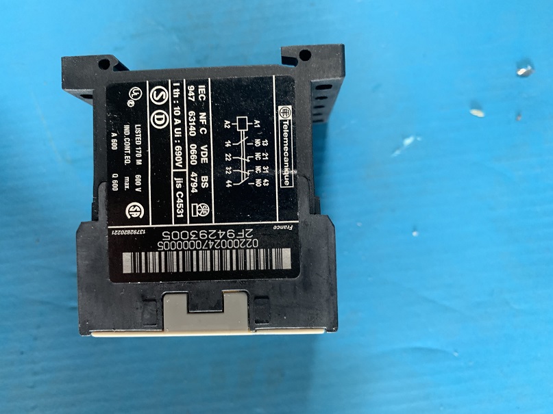 Used Telemecanique Control Relay Contactor CA2KN22B7