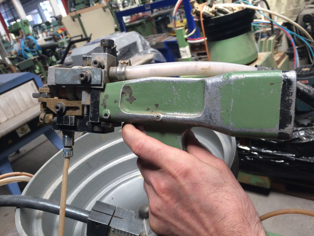 Usato INSERITRICE DI PERNI BREMA OV3B