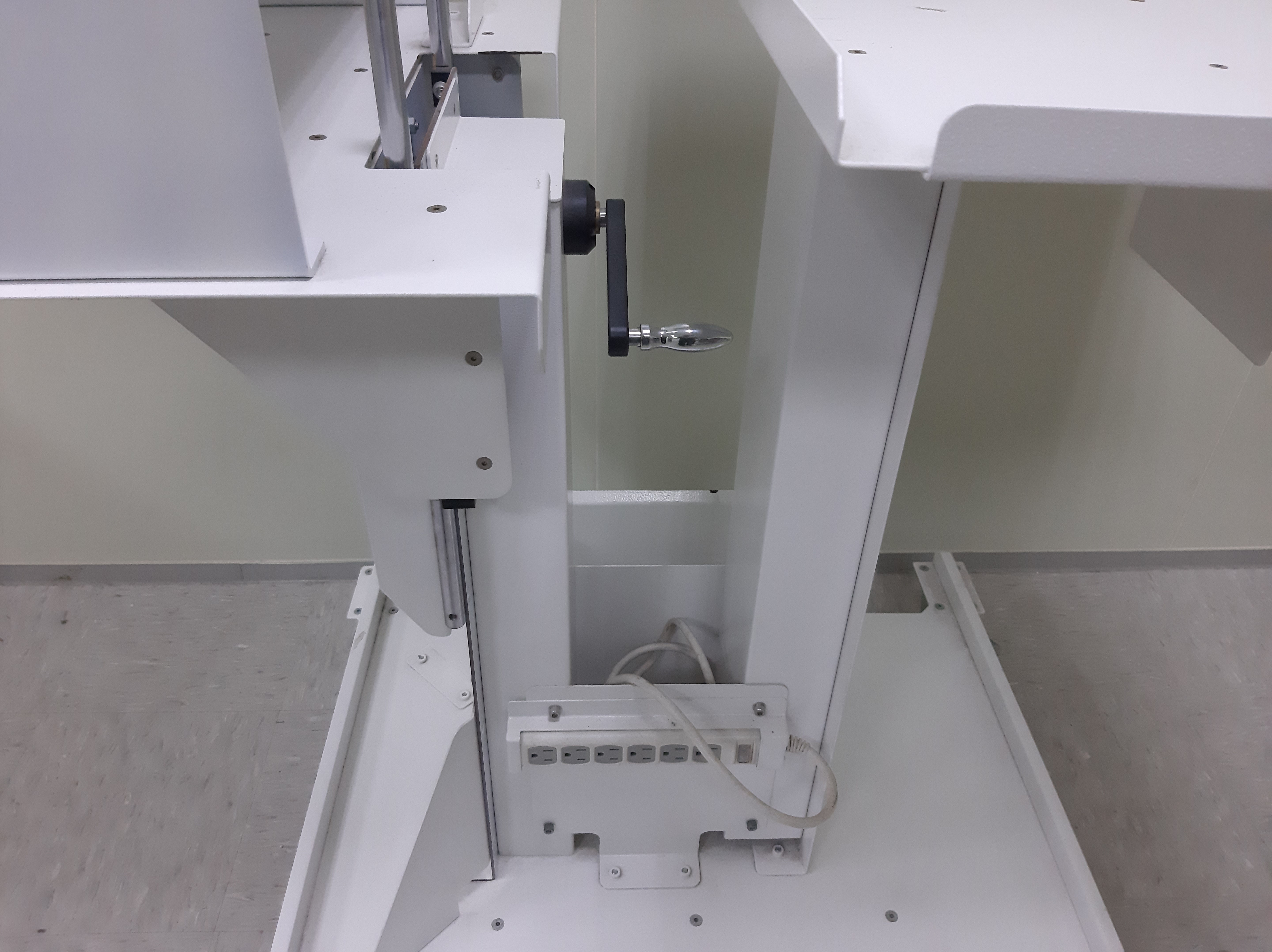 Used Credence ASL1K Manipulator  white