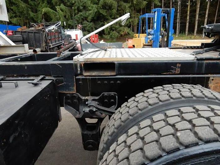 Used 14' Kybato AR-500 Quick Change Box with Kybato Quick Change 5th Wheel Plate & Aluminum headache rack