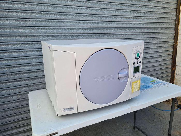 Used Eschmann SES113B Little Sister Vacuum Autoclave