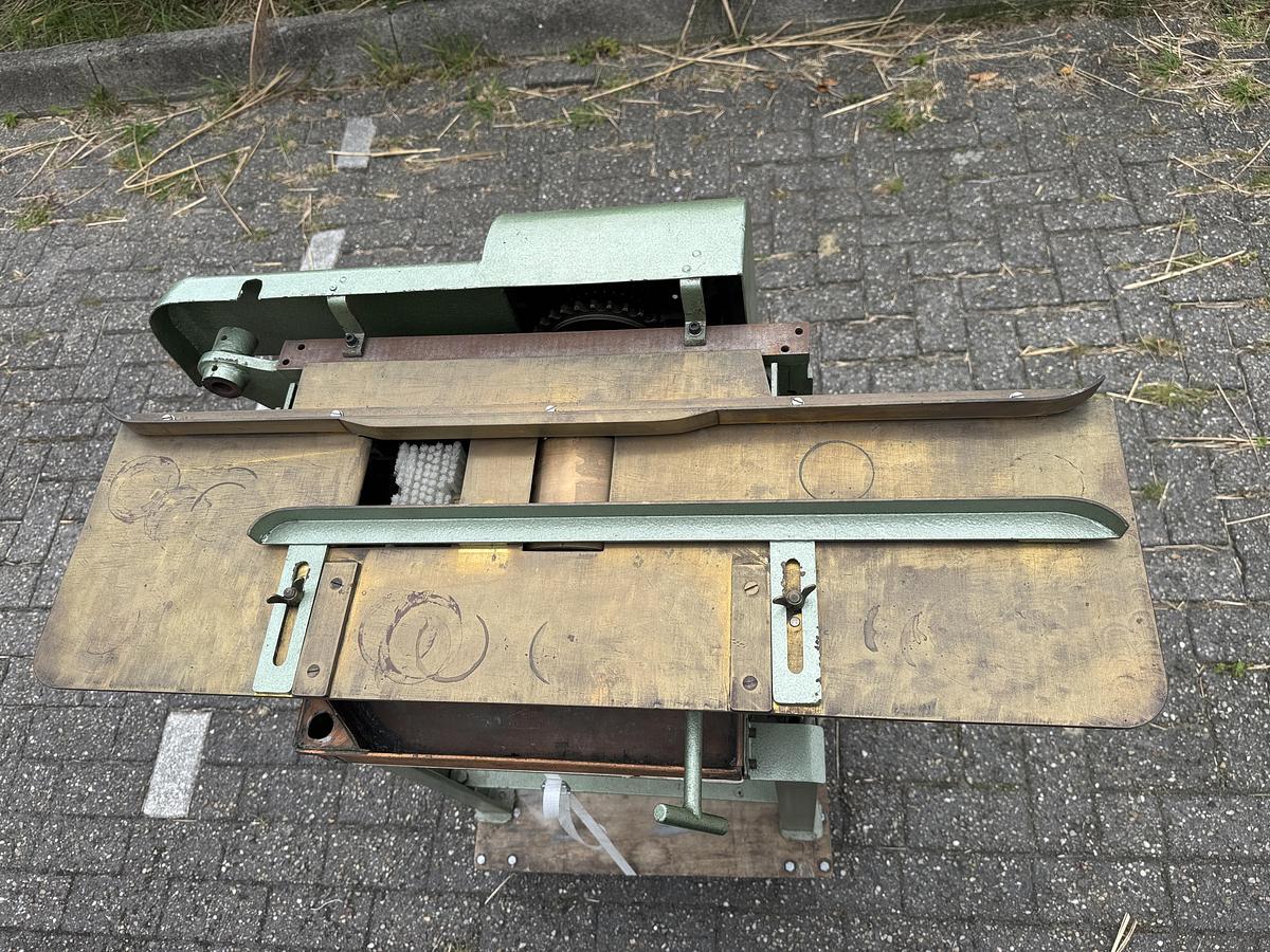 Used 1965 Unknown Spine gluer