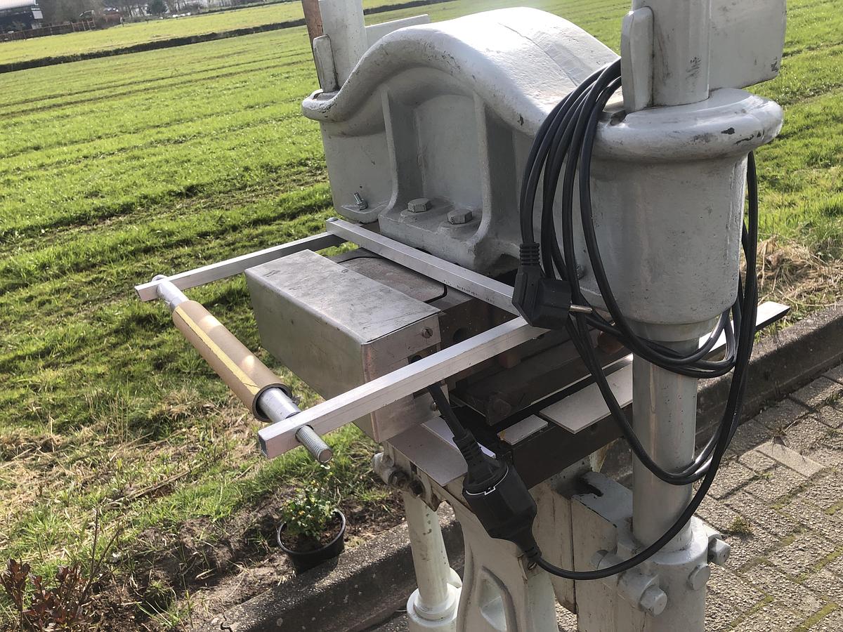 Used 1900 Krause Foil press