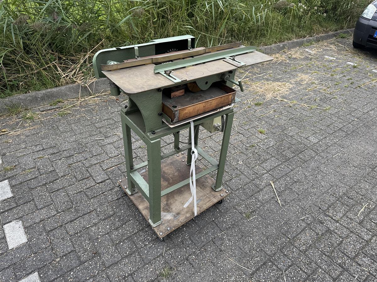 Used 1965 Unknown Spine gluer