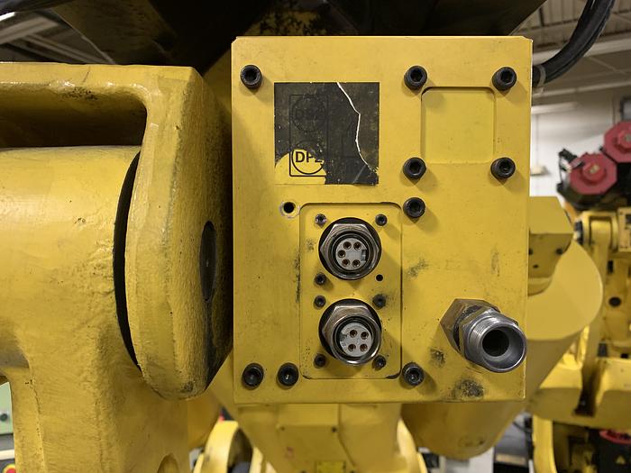Used FANUC M900iA/600 6 AXIS CNC ROBOT WITH R30iA CONTROLLER