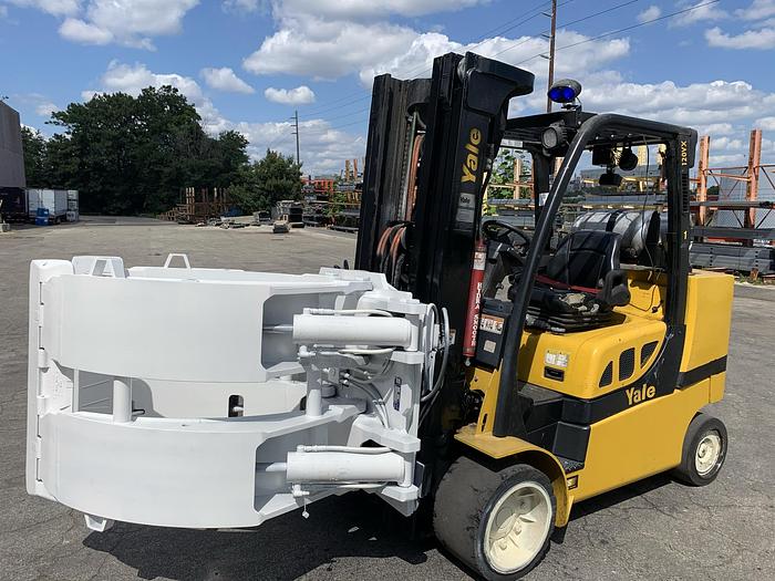 12,000 POUND YALE ROLL CLAMP TRUCK W/ 72" CLAMP YALE GLC120V...