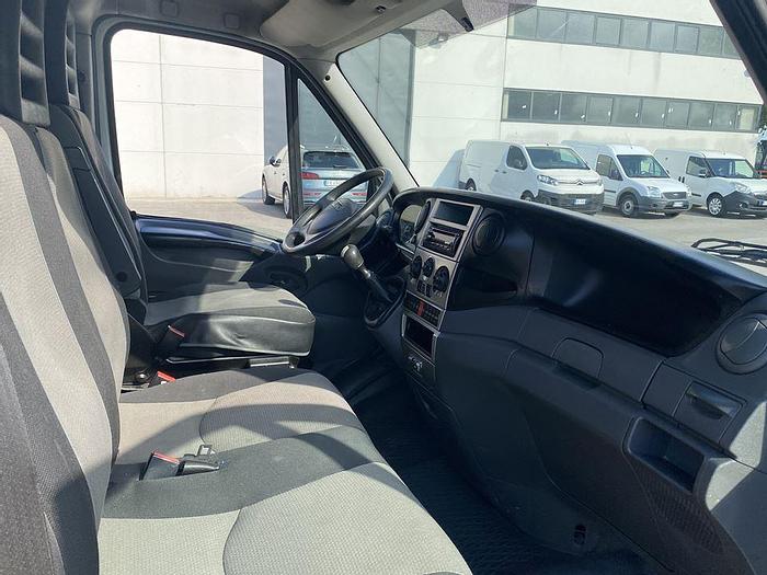 Usato 2011 IVECO  DAILY 35s12