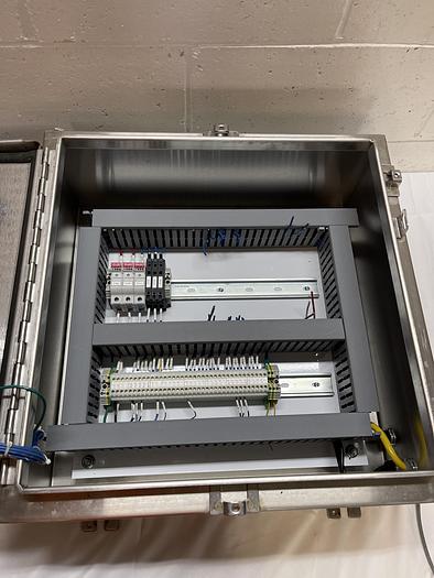 Used Hoffman Hoffman Enclosure 3R, 4, 4X, 12. 20”x20”x 9 1/2”