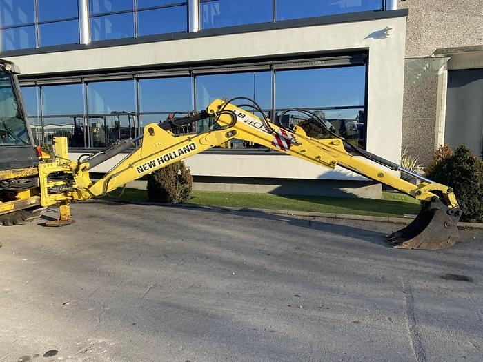 Usato 2006 NEW HOLLAND LB110 B 4PT