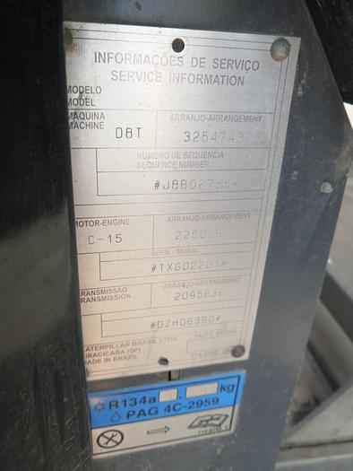 Usado CATERPILLAR D8T 2011