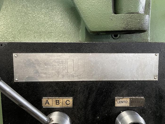 Buone Fresatrice Universale con Slittone Motorizzato ARSENAL FU 321 M