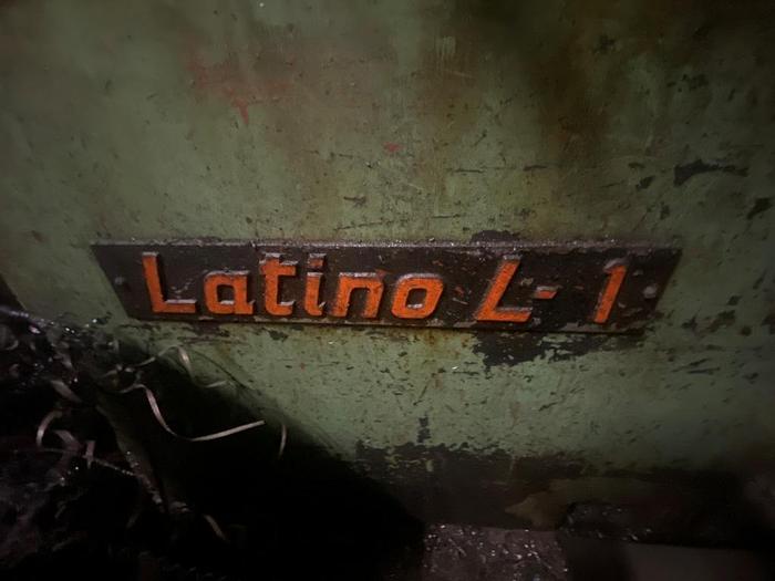 Used Pinacho Latino L-1 Mod 225 Manual Lathe