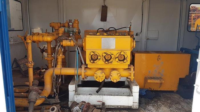 Used SJ PETRO SJ-300 TRIPLEX MUD PUMP