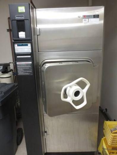 Used AMSCO 3023 VACAMATIC Autoclave