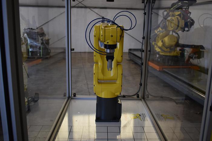 Refurbished Fanuc Lr Mate 200iD/4s Certified FANUC Training Cell with Vision - 2015