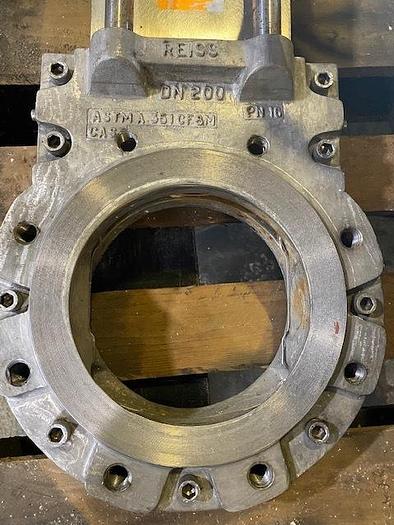 Used 8" REISS PNEUMATIC KNIFE GATE VALVE   S/S