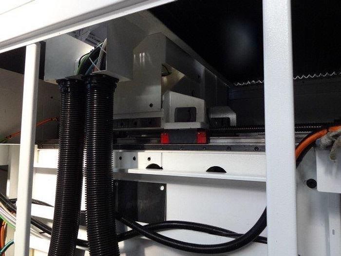 D'occasion Centre de fraisage 5 axes marque Huron type K2X8 / 5-axis milling center Huron K2X8