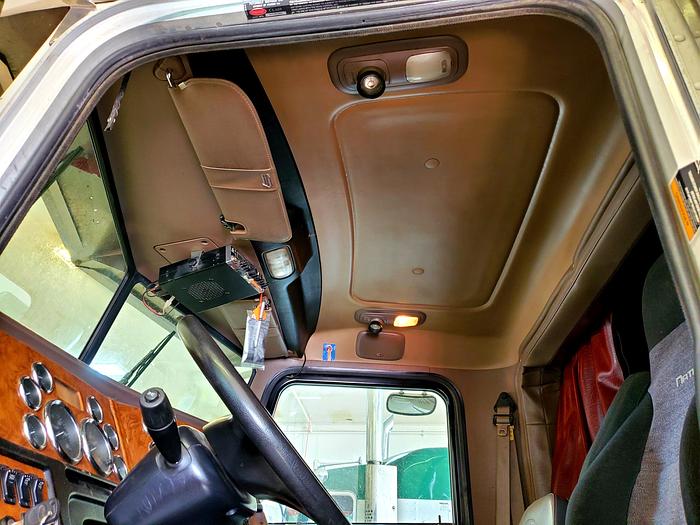 Used 2008 Peterbilt 386 Truck