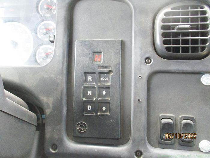 Used 2004 Freightliner M2-106