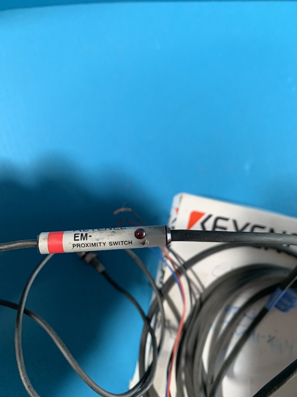 Used Keyence Proximity Switch EM-005