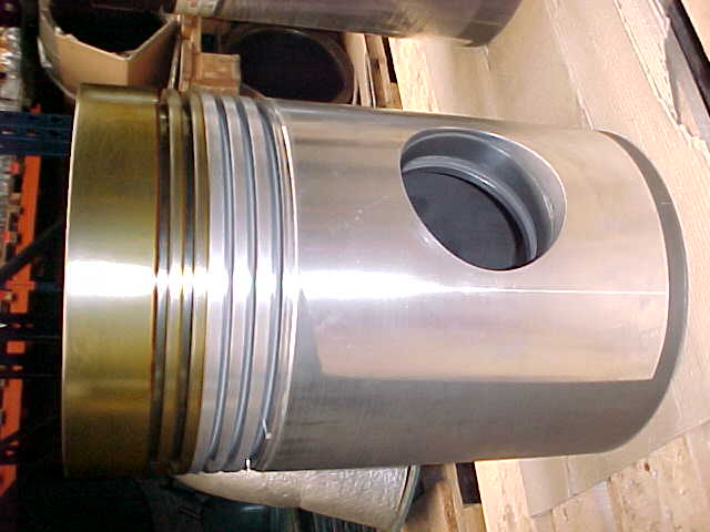 Used PISTONS DEUTZ BVM540 / 640