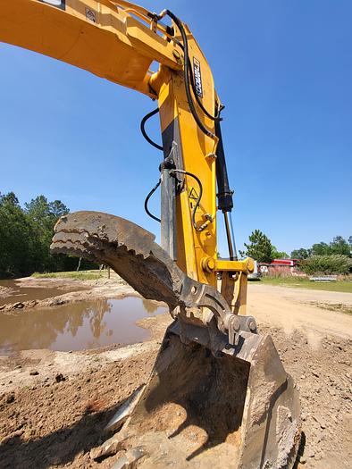 Used 2017  JCB 300LC 