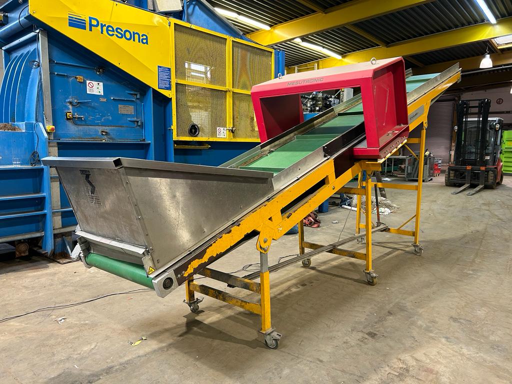 Gebraucht Gurtförderband Schuma mit Metalldetektor Mesutronic