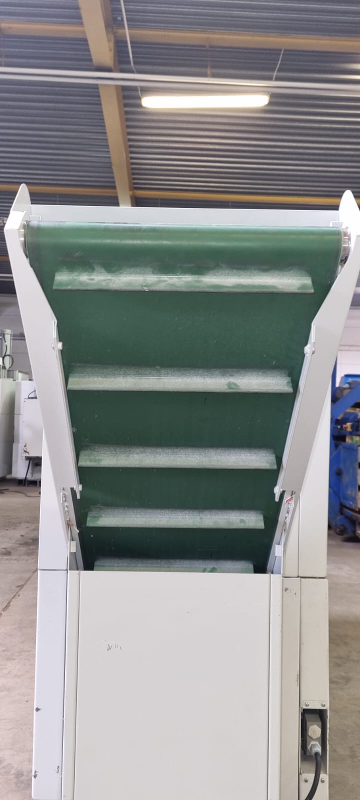 Gebraucht 2014 HSM Powerline FA 500.3 mit Auslaufförderband